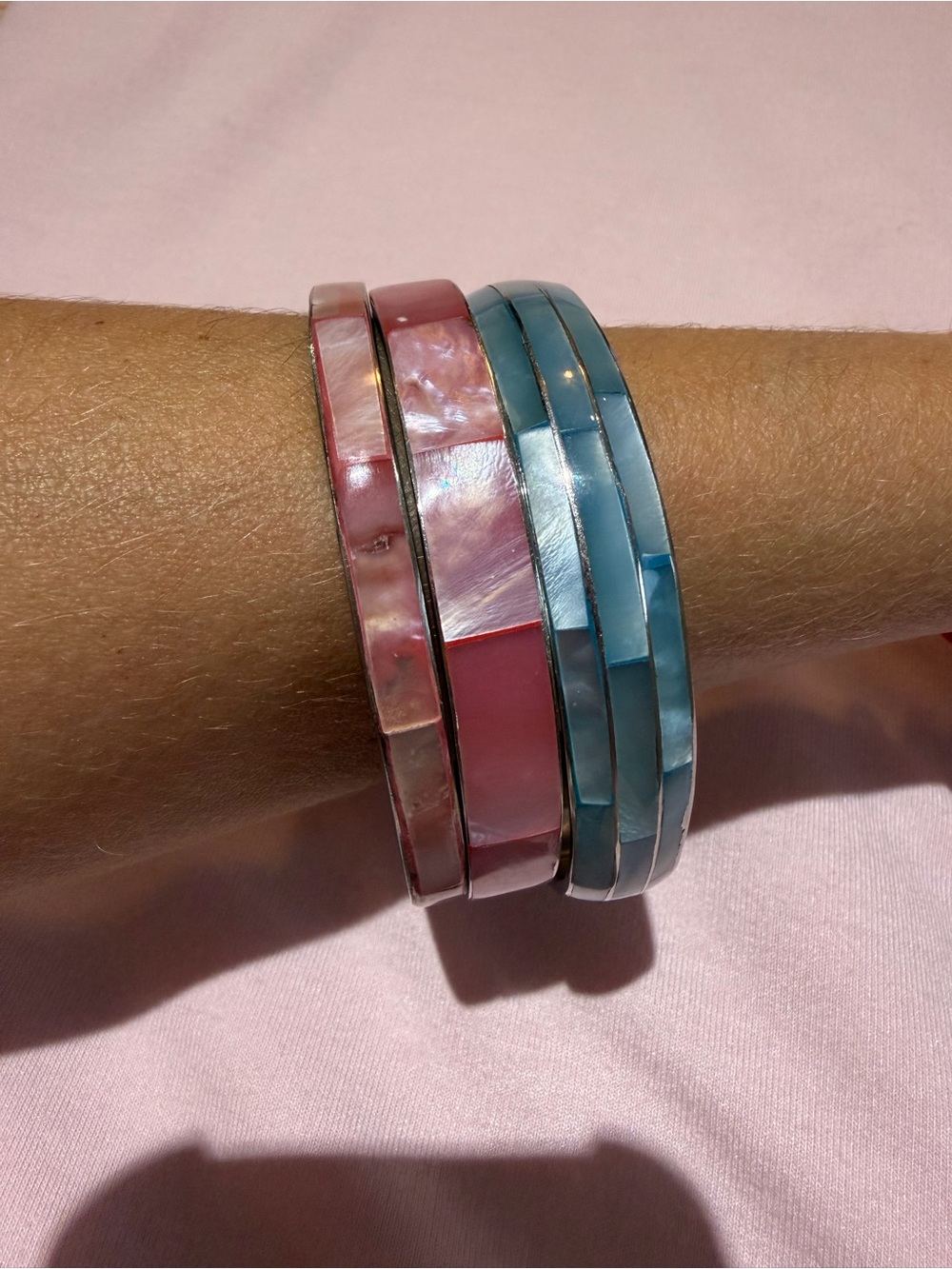 Vintage 1980s Mother of Pearl Inlay Bangle Bracelets – Set of 3 Pastel Boho Stac